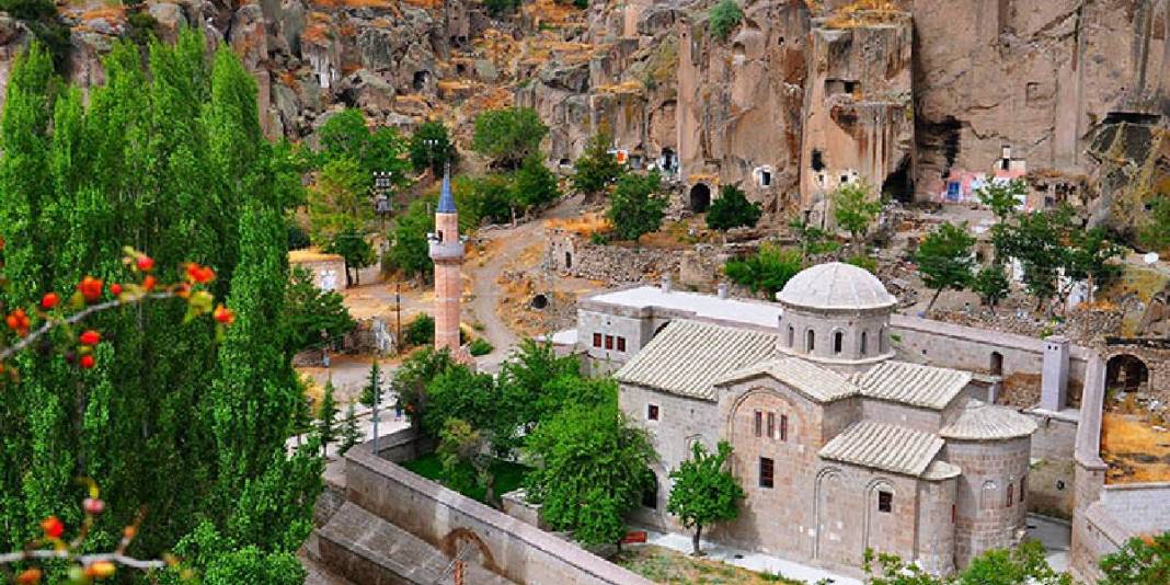 Ürgüp ya da Göreme sananlar yanılıyor! Türkiye’nin ikinci Kapadokya’sı: Bu doğa harikası keşfinizi bekliyor 2